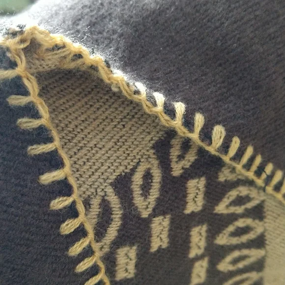 Western Reversible Shawl/Poncho - Picture 7 of 8